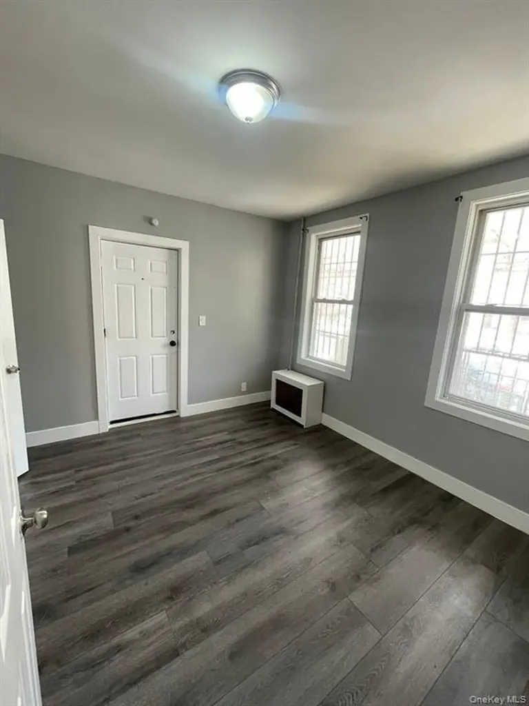 1038 E 224th Street Bronx NY 10466