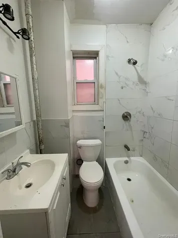 1038 E 224th Street Bronx NY 10466