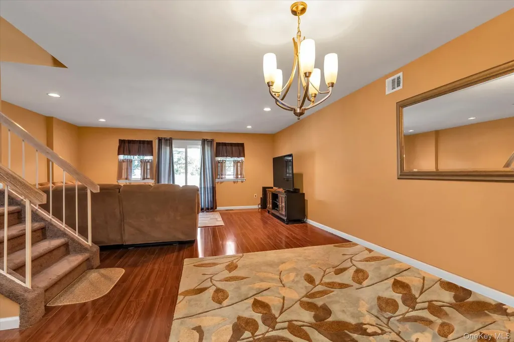 815 Franklin Avenue Valley Stream NY 11580