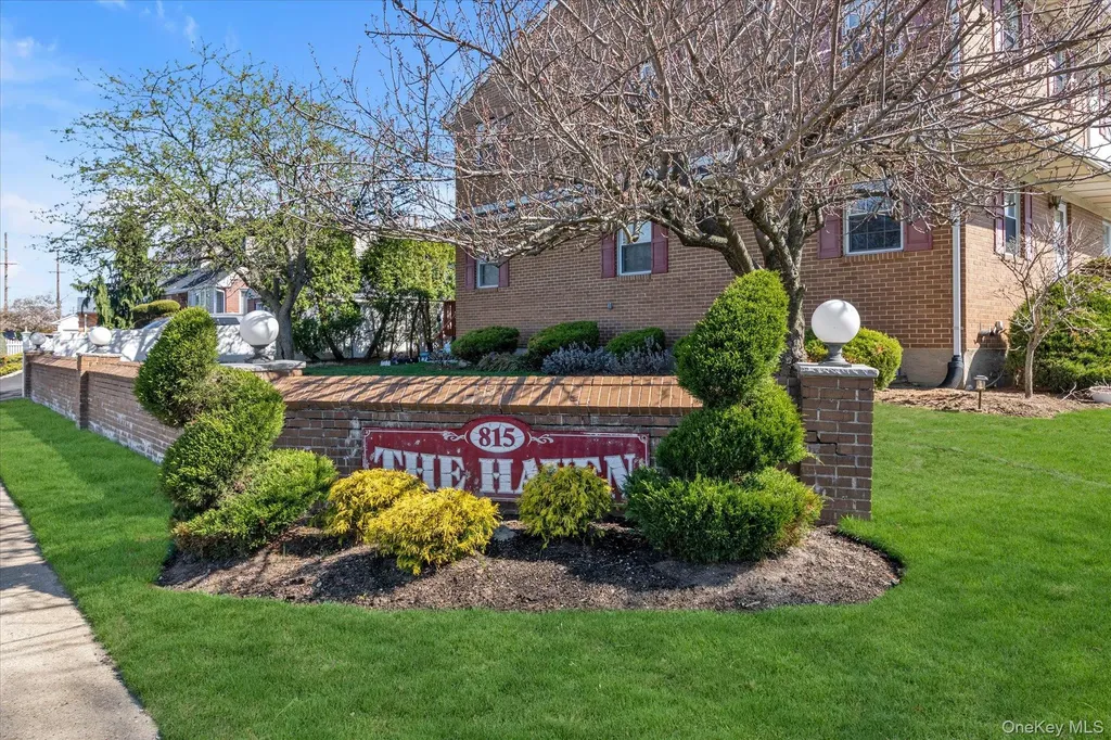 815 Franklin Avenue Valley Stream NY 11580