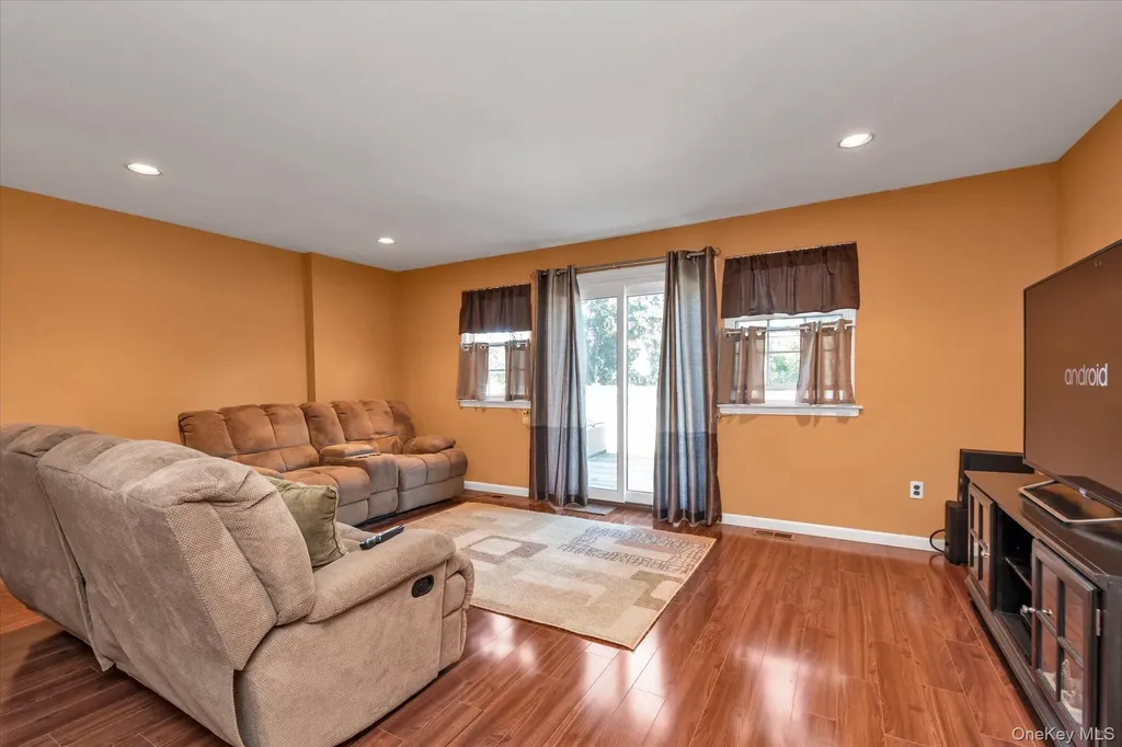 815 Franklin Avenue Valley Stream NY 11580