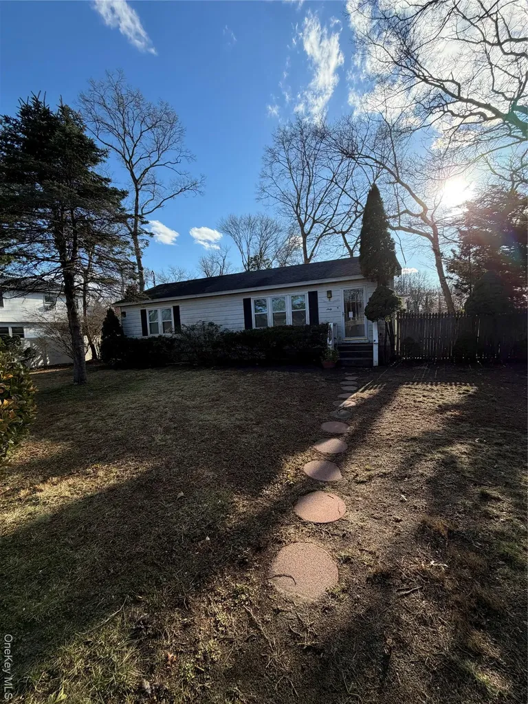 60 Webb Avenue Patchogue NY 11772