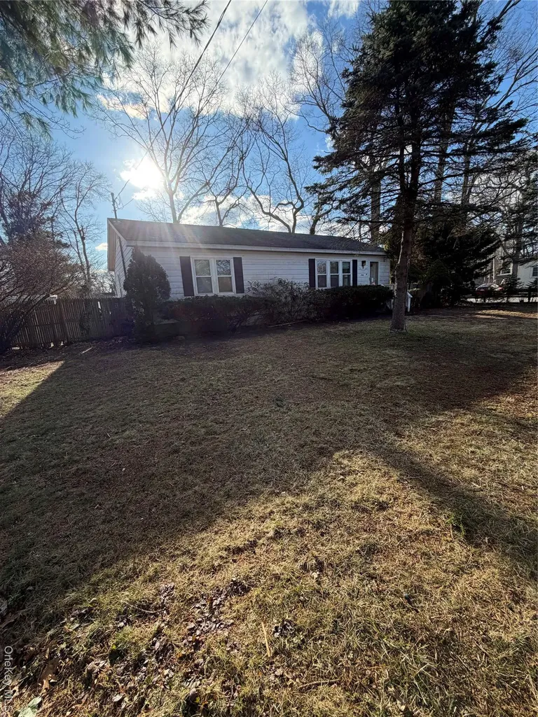 60 Webb Avenue Patchogue NY 11772