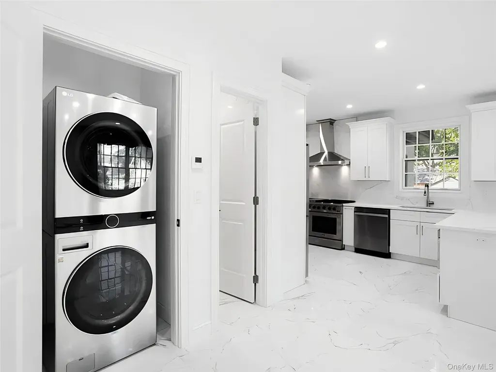 56 Jackson Avenue Mineola NY 11501