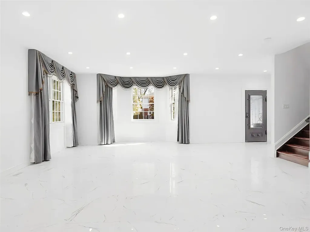 56 Jackson Avenue Mineola NY 11501