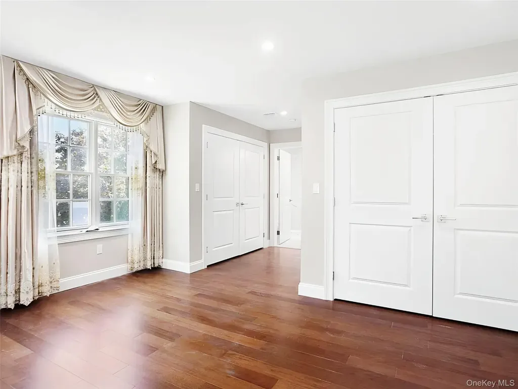 56 Jackson Avenue Mineola NY 11501