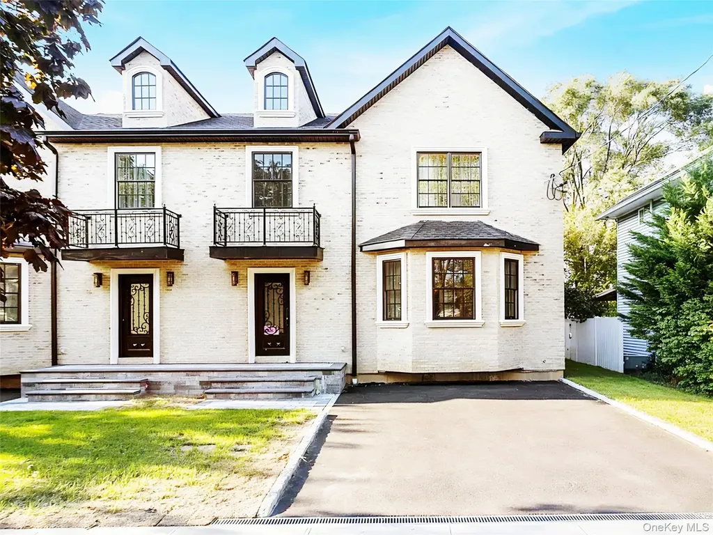56 Jackson Avenue Mineola NY 11501