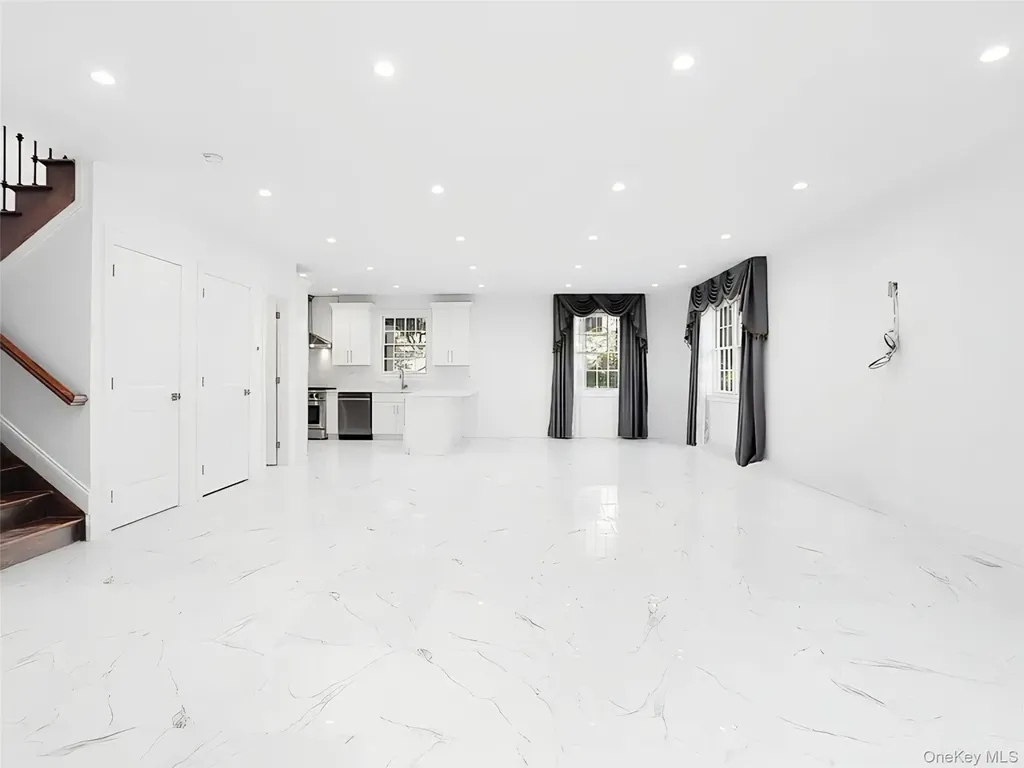 56 Jackson Avenue Mineola NY 11501