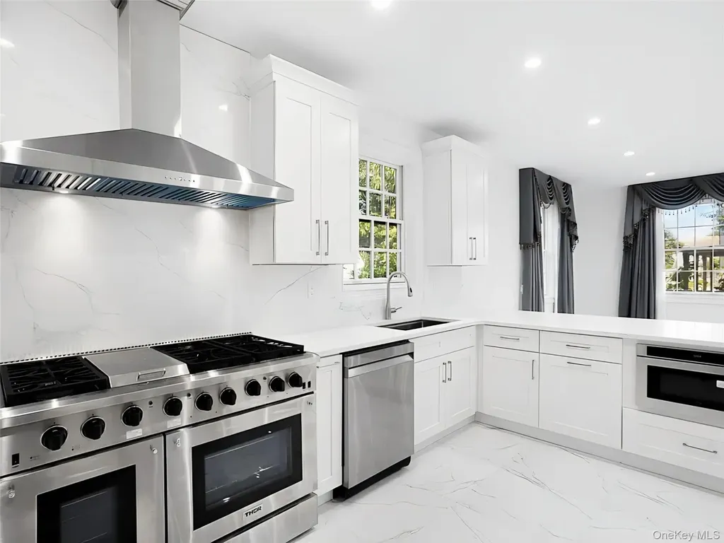 56 Jackson Avenue Mineola NY 11501