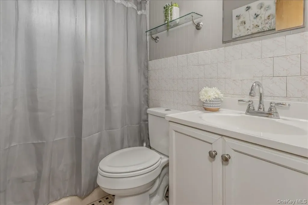 86 Oceanview Avenue Valley Stream NY 11581