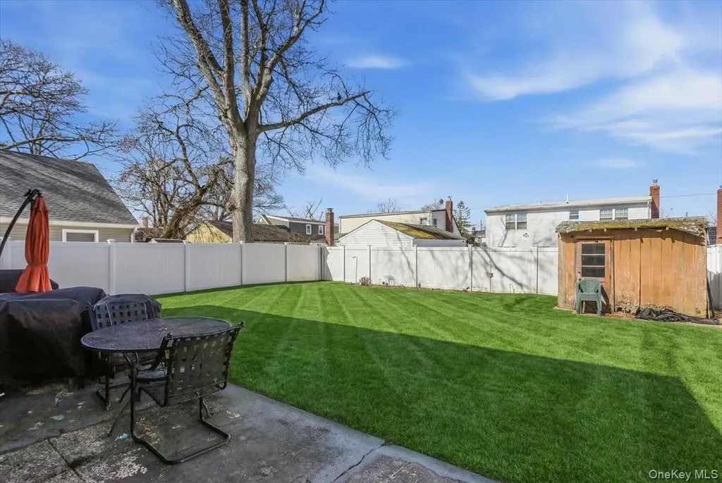 86 Oceanview Avenue Valley Stream NY 11581