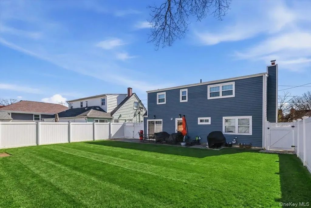 86 Oceanview Avenue Valley Stream NY 11581