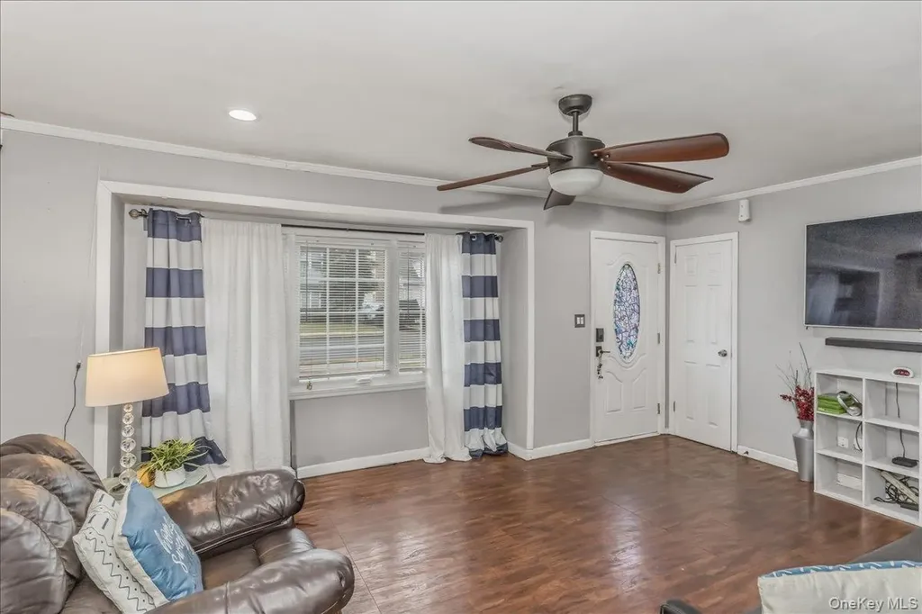 86 Oceanview Avenue Valley Stream NY 11581