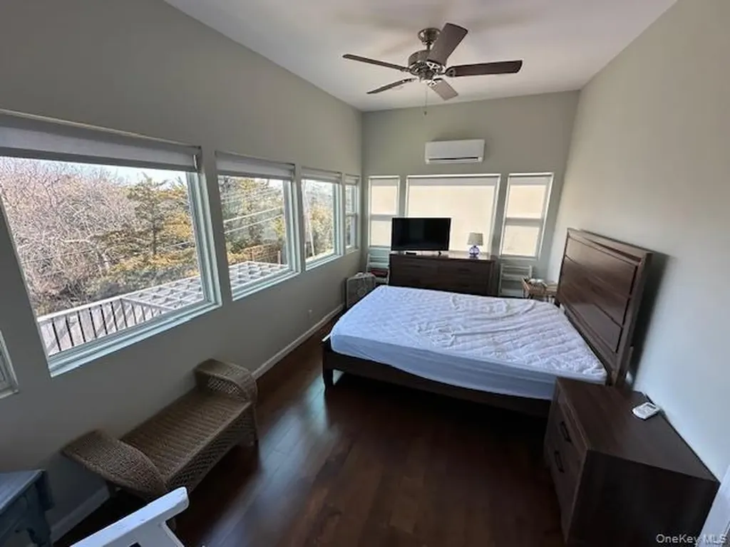 154 Doctors Walk Cherry Grove NY 11782