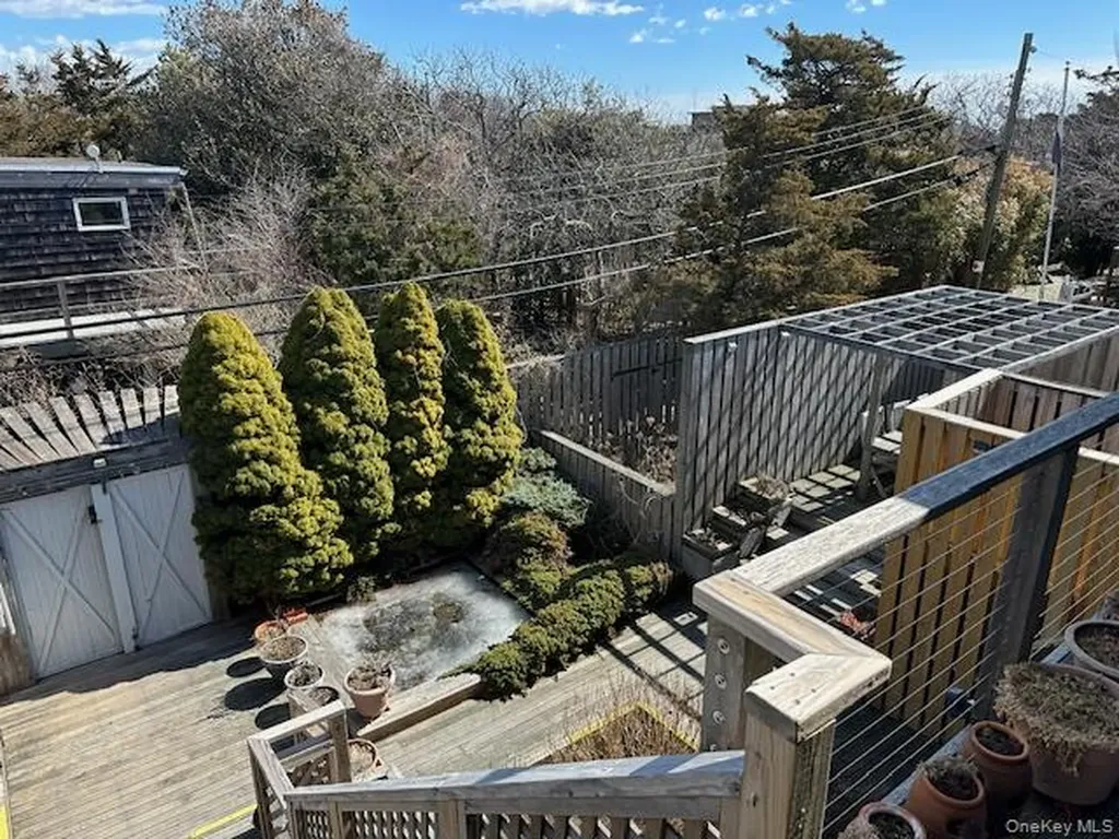 154 Doctors Walk Cherry Grove NY 11782