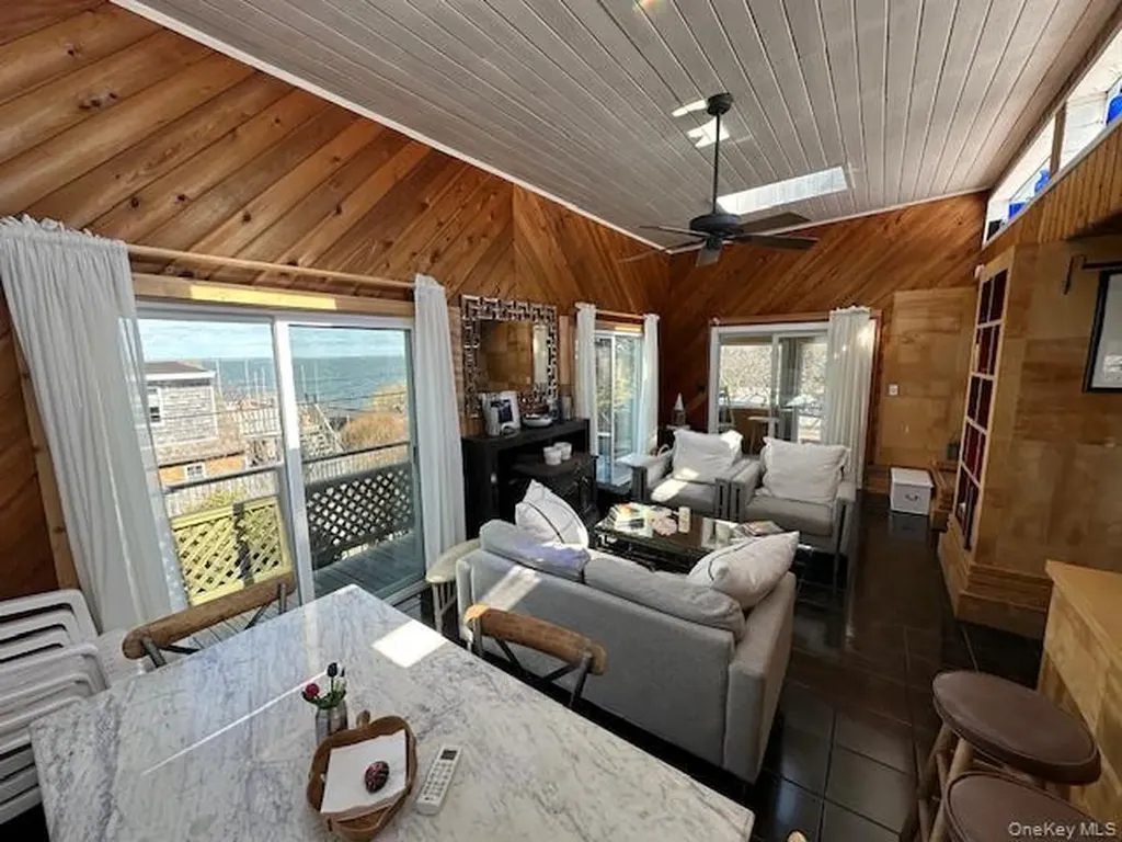 154 Doctors Walk Cherry Grove NY 11782