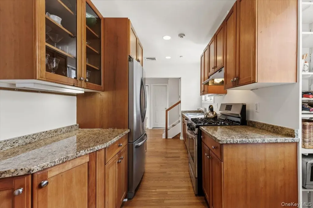 6 Walbrooke Circle Scarsdale NY 10583