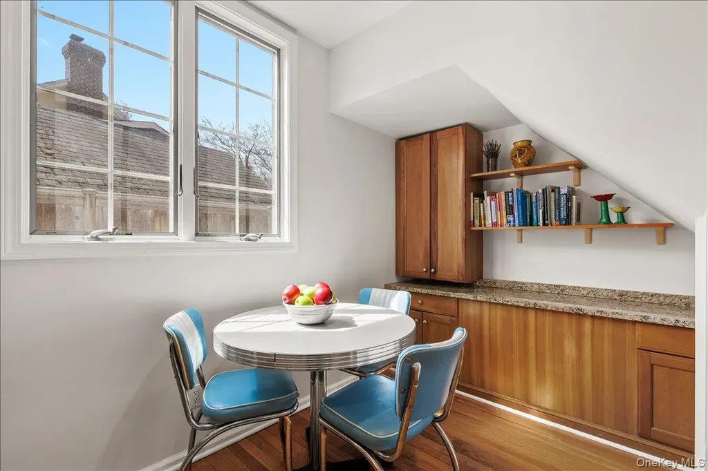 6 Walbrooke Circle Scarsdale NY 10583