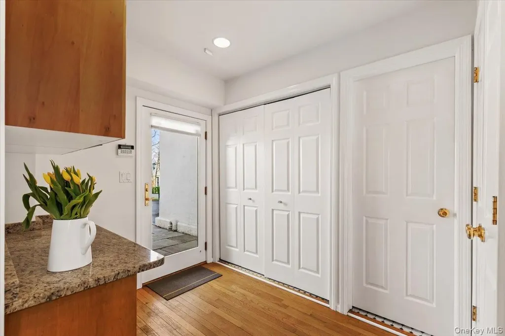 6 Walbrooke Circle Scarsdale NY 10583