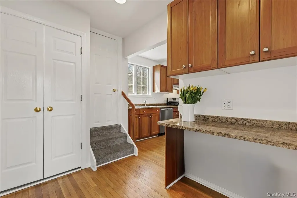 6 Walbrooke Circle Scarsdale NY 10583
