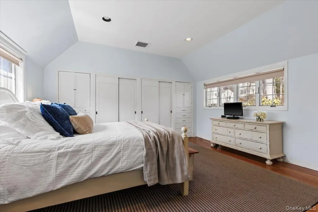 6 Walbrooke Circle Scarsdale NY 10583