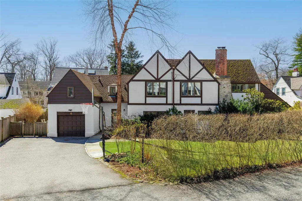 6 Walbrooke Circle Scarsdale NY 10583