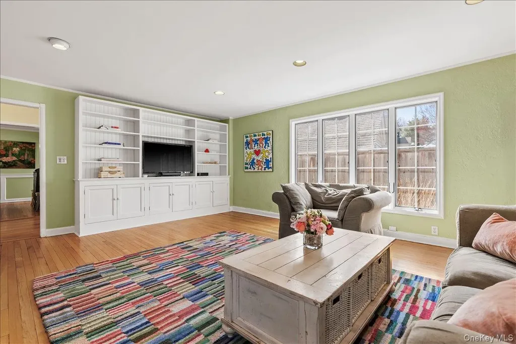 6 Walbrooke Circle Scarsdale NY 10583