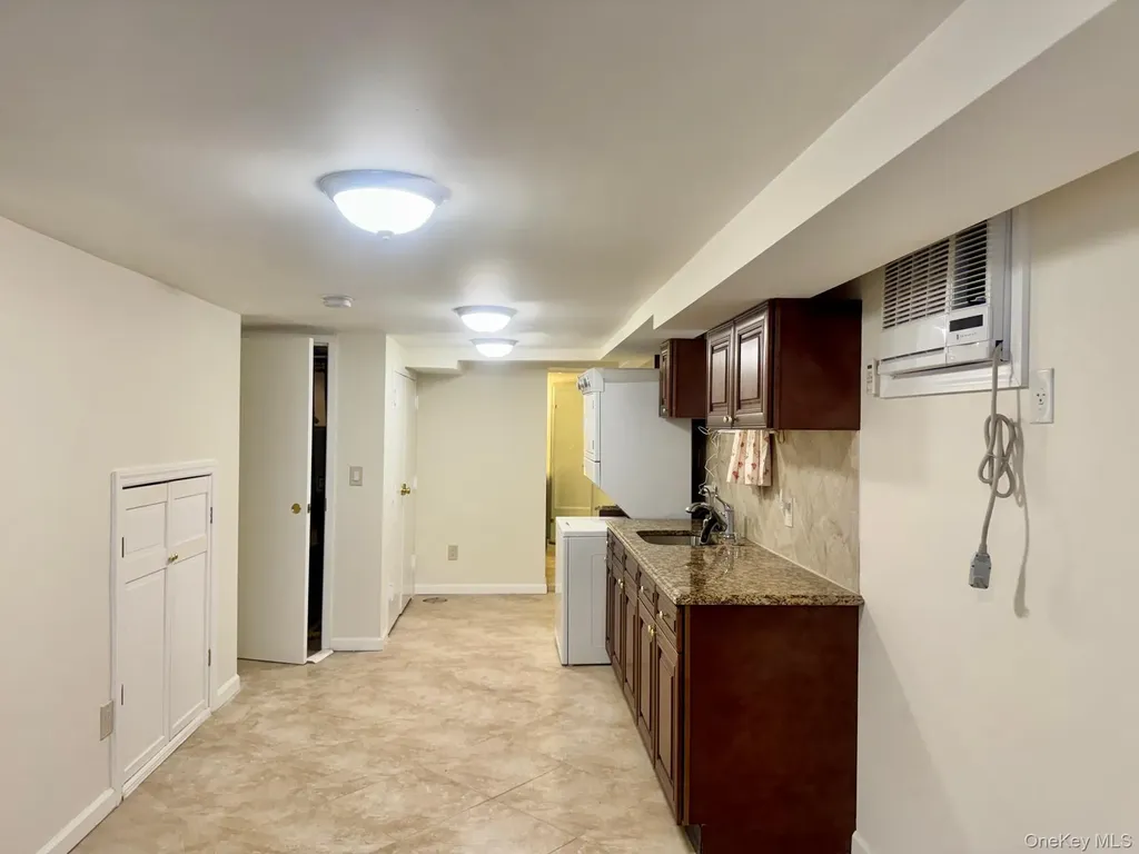 164-36 77th Road Fresh Meadows NY 11366