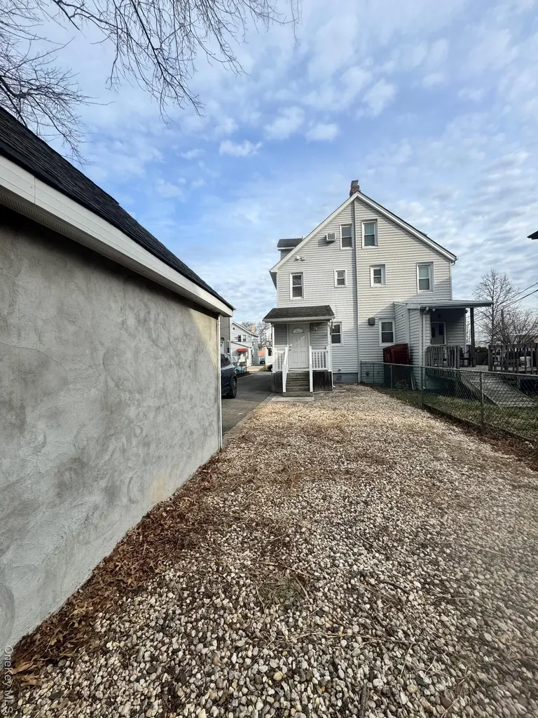 164-36 77th Road Fresh Meadows NY 11366
