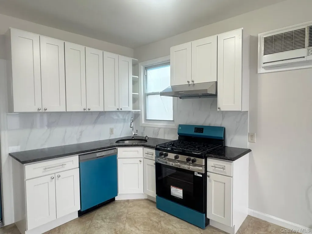 164-36 77th Road Fresh Meadows NY 11366