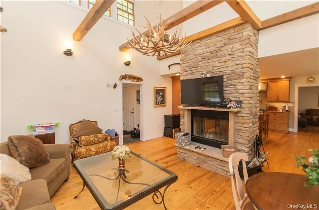 669 Mountain Road Middletown NY 10940