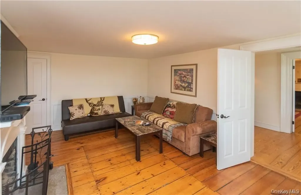 669 Mountain Road Middletown NY 10940