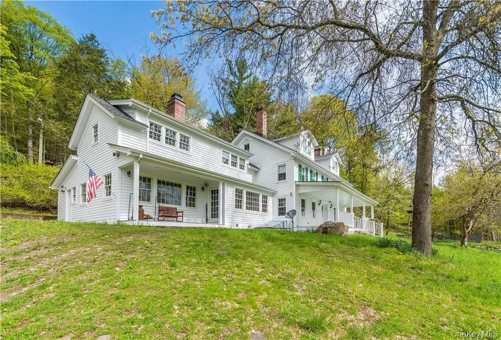 669 Mountain Road Middletown NY 10940
