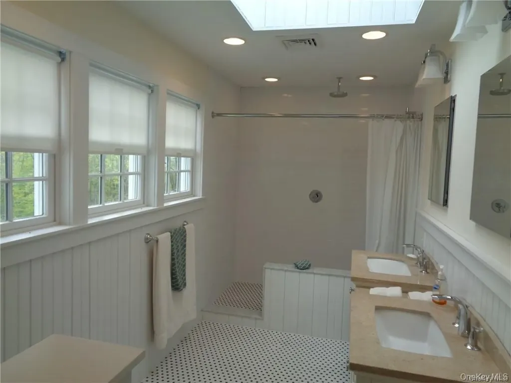669 Mountain Road Middletown NY 10940