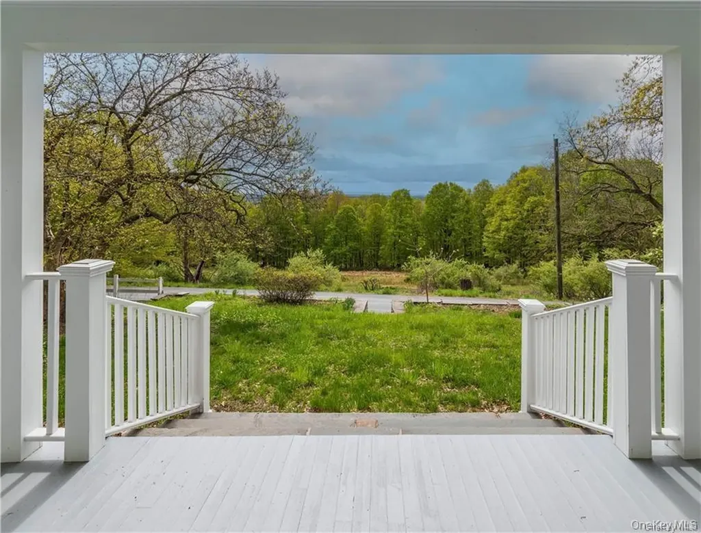 669 Mountain Road Middletown NY 10940