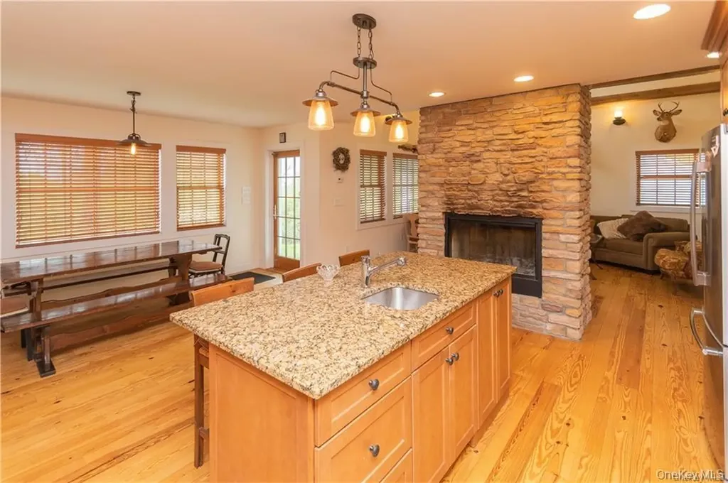 669 Mountain Road Middletown NY 10940