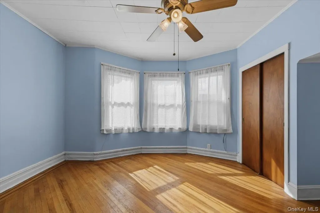 7535 60th Place Glendale NY 11385