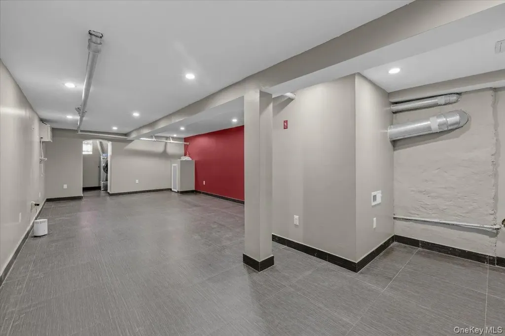 7535 60th Place Glendale NY 11385