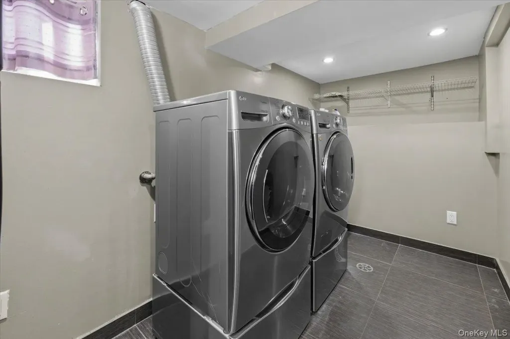 7535 60th Place Glendale NY 11385