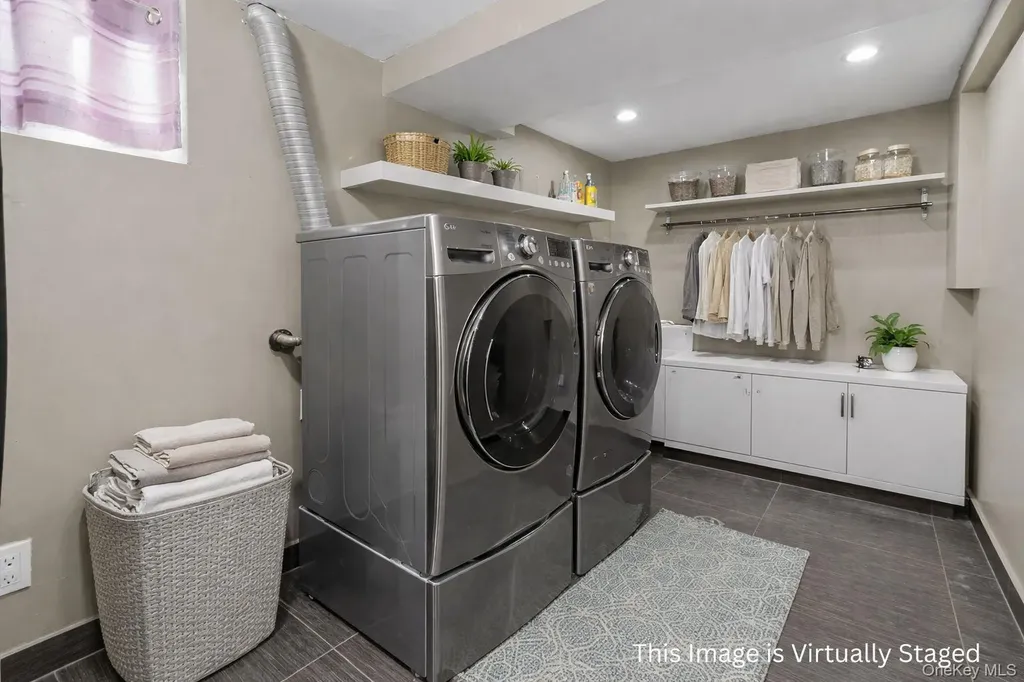 7535 60th Place Glendale NY 11385