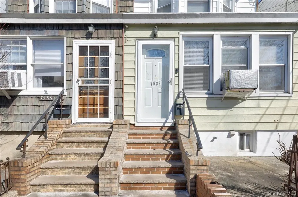 7535 60th Place Glendale NY 11385