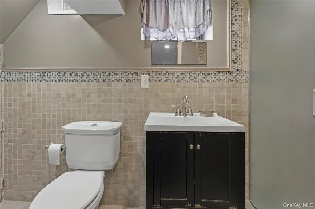 7535 60th Place Glendale NY 11385