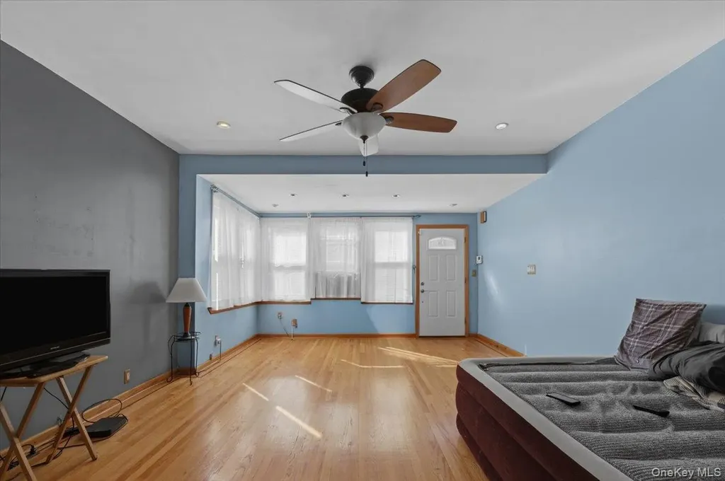 7535 60th Place Glendale NY 11385