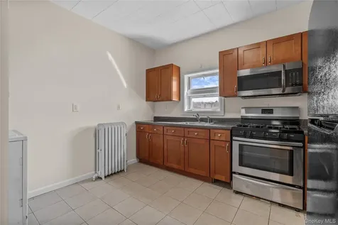 947 Diven Street Peekskill NY 10566