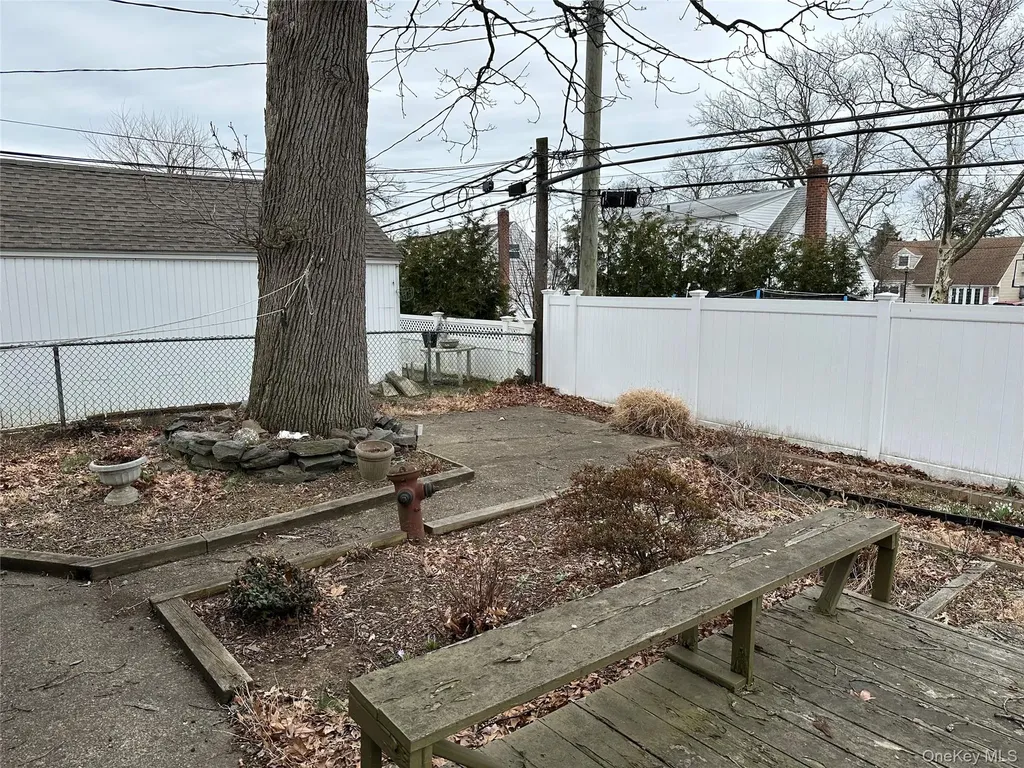 1009 Park Lane N Franklin Square NY 11010