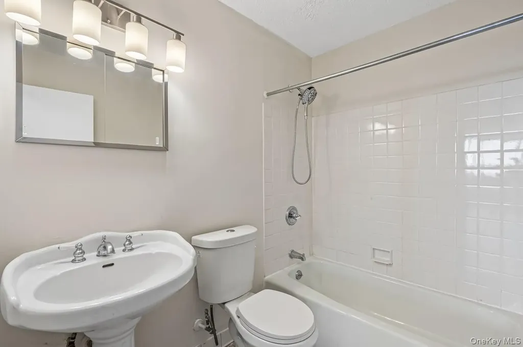 152-18 Union Turnpike Flushing NY 11367