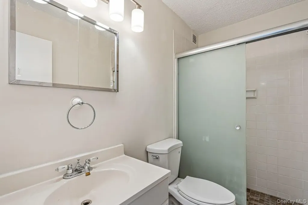 152-18 Union Turnpike Flushing NY 11367