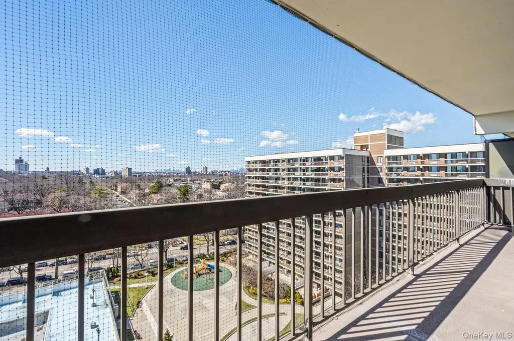 152-18 Union Turnpike Flushing NY 11367