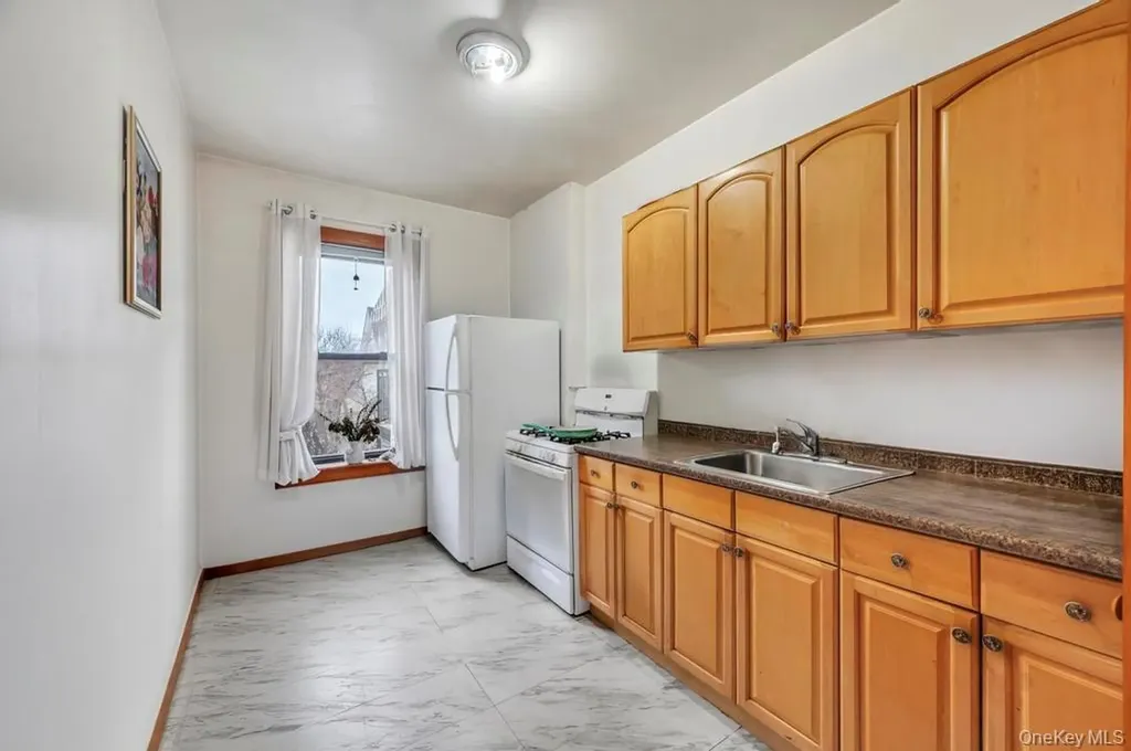 634 E 3rd Street Brooklyn NY 11218