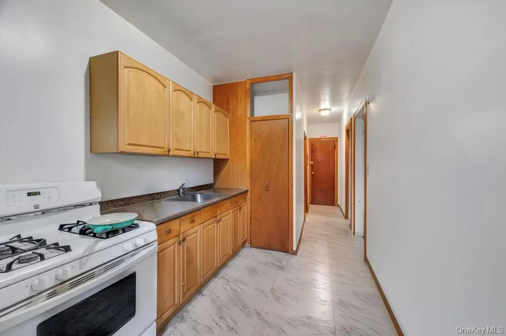 634 E 3rd Street Brooklyn NY 11218